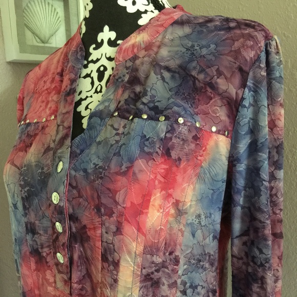 NWT Cocomo Popover Pintucked Blouse Size Medium - Picture 3 of 6